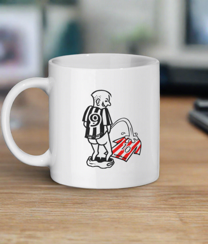 Newcastle United Mug - Peeing on Sunderland Newcastle United design for gifts - Mugs for him/her supporters